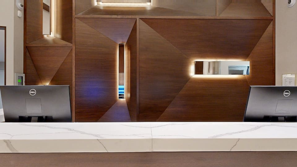 Guest Check-in at ACHOTELAUSTINUNIVERSITY — 3D virtual tour