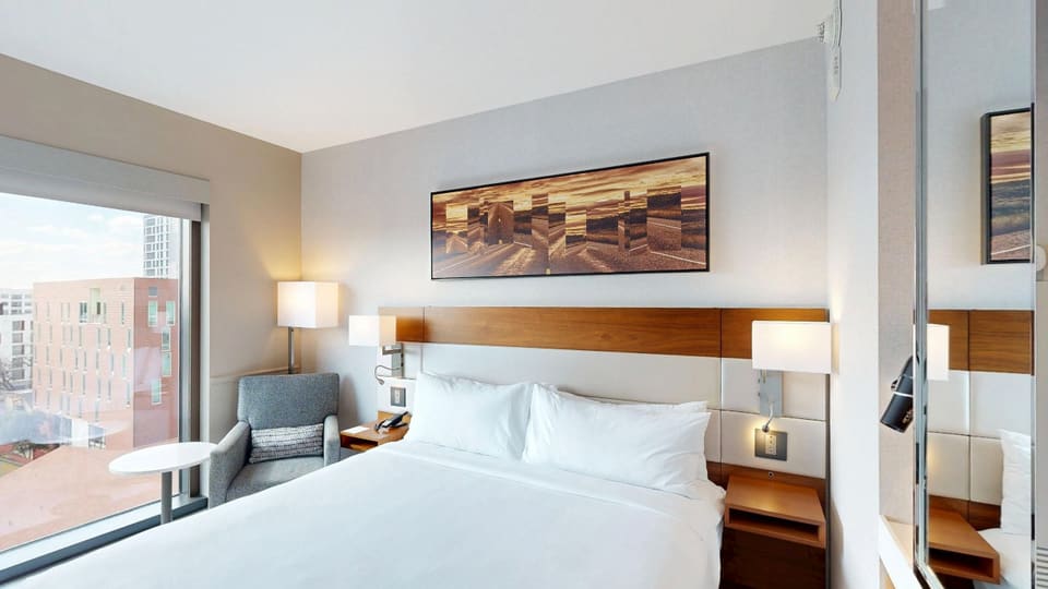 King Room at ACHOTELAUSTINUNIVERSITY — 3D virtual tour