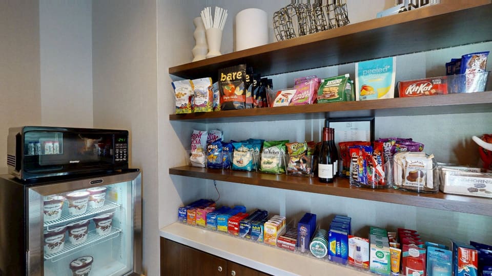AC Store at ACHOTELAUSTINUNIVERSITY — 3D virtual tour
