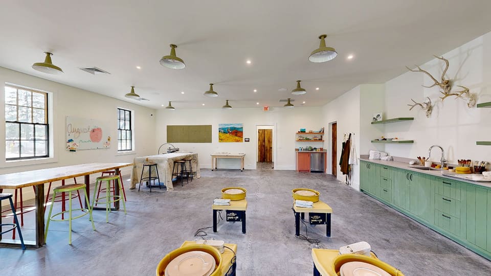Art Studio at CATALOOCHEERANCH — 3D virtual tour