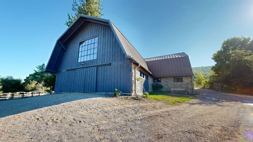 Barn — 3D tour