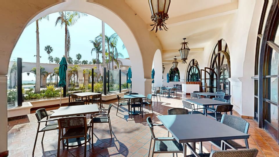 The Roundhouse Patio — 3D tour