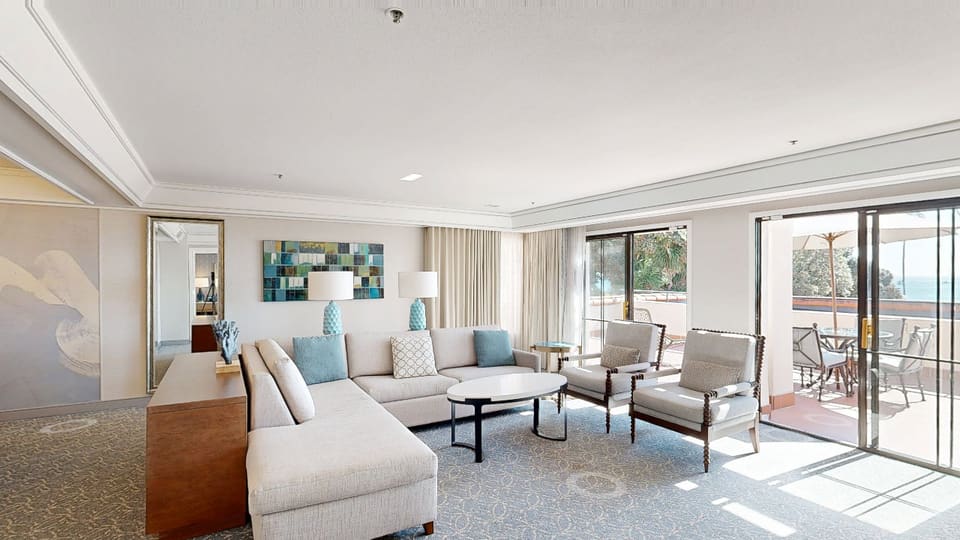 King Suite - Ocean View — 3D tour