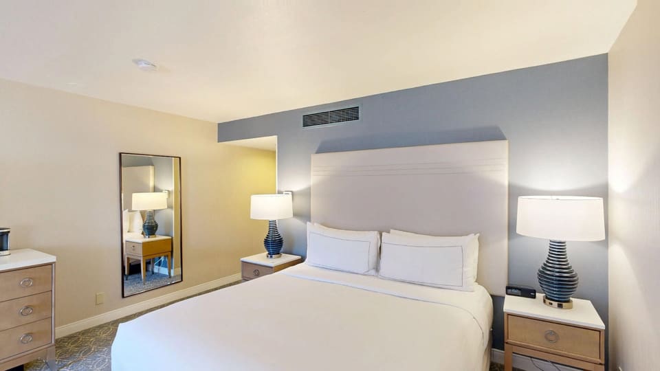 King - Resort View — 3D tour