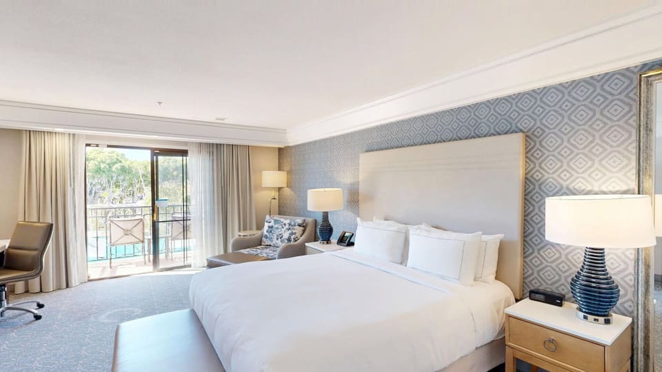 King Suite - Resort View — 3D tour