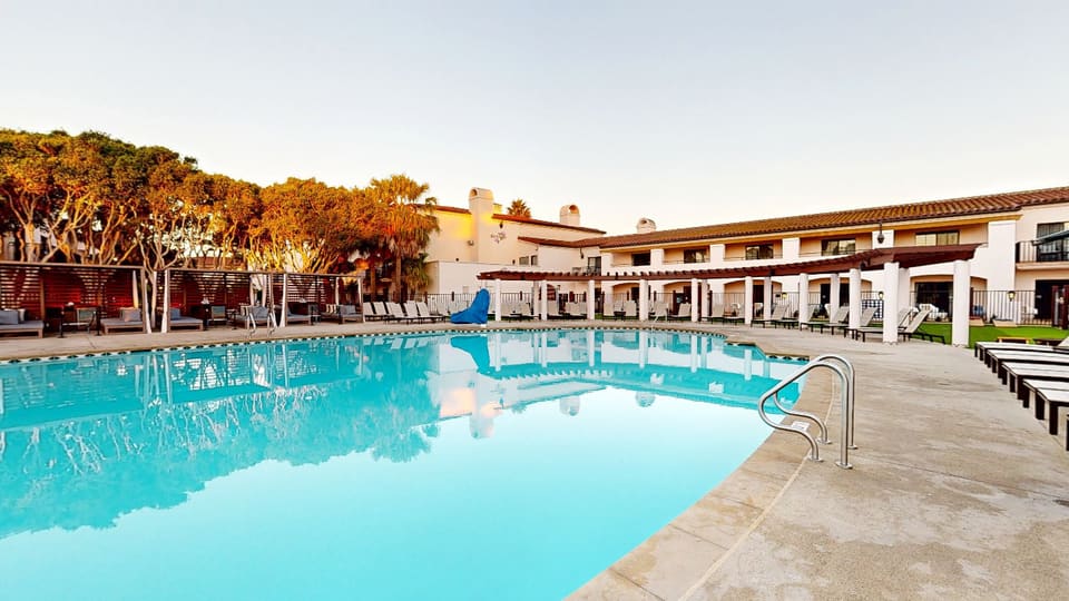 Pool — 3D tour
