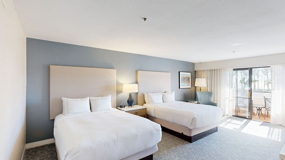 Double Queen - Partial Ocean View — 3D tour
