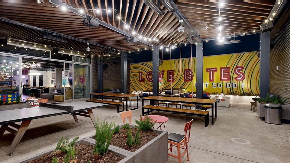 Backyard — 3D tour