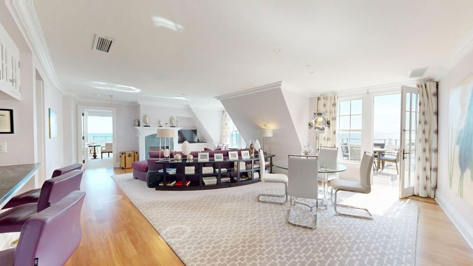 Lighthouse Suite — 3D tour