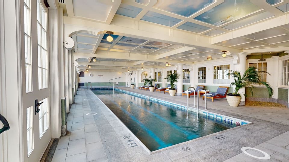 Pool — 3D tour