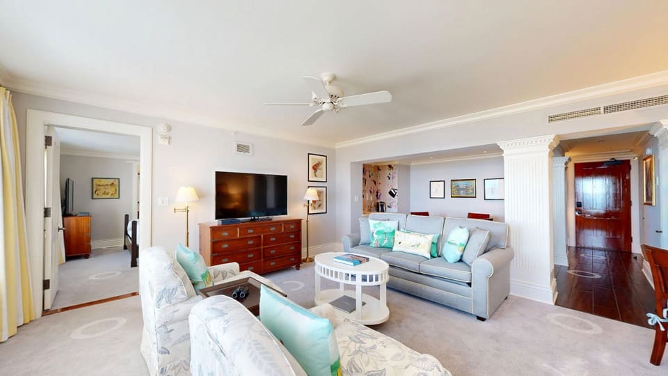 Bemelmans Ocean View Suite — 3D tour