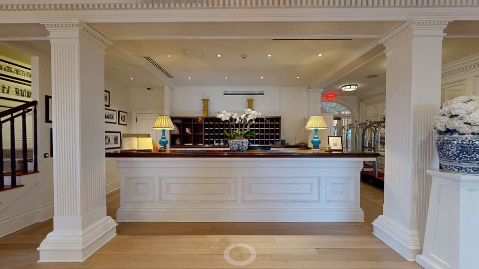 Front Desk — 3D tour