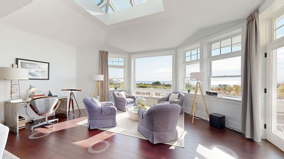 Sea Glass Suite — 3D tour
