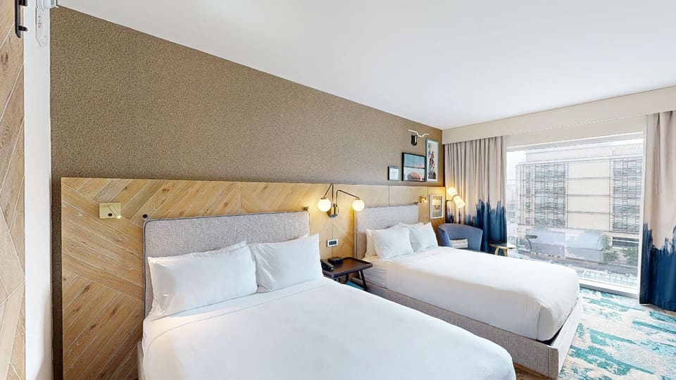 Double Queen Room — 3D tour