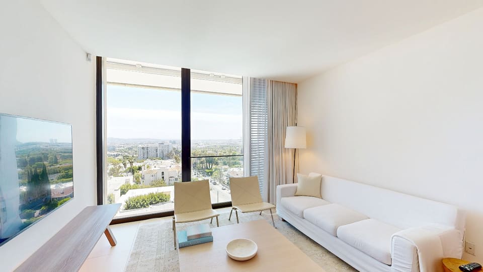Premier Suite — 3D tour
