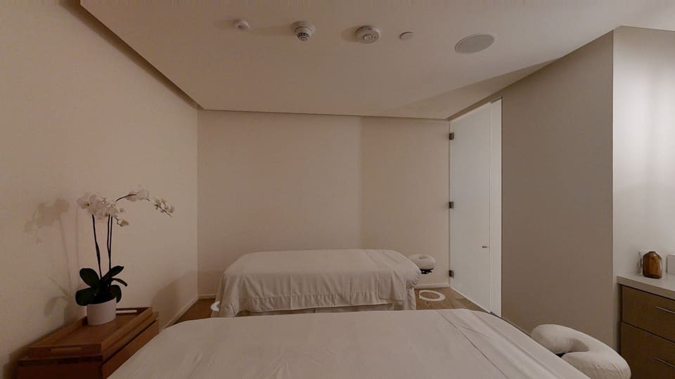 Couple's Treatment Room — 3D tour